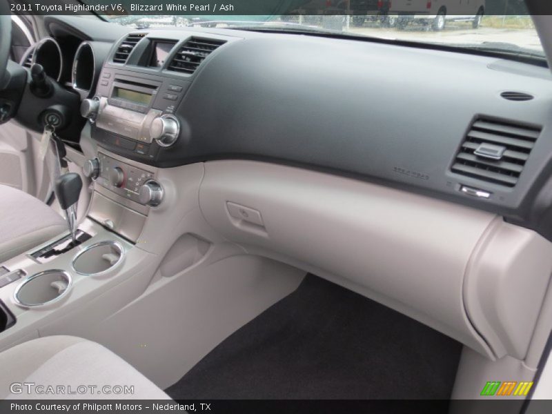 Blizzard White Pearl / Ash 2011 Toyota Highlander V6