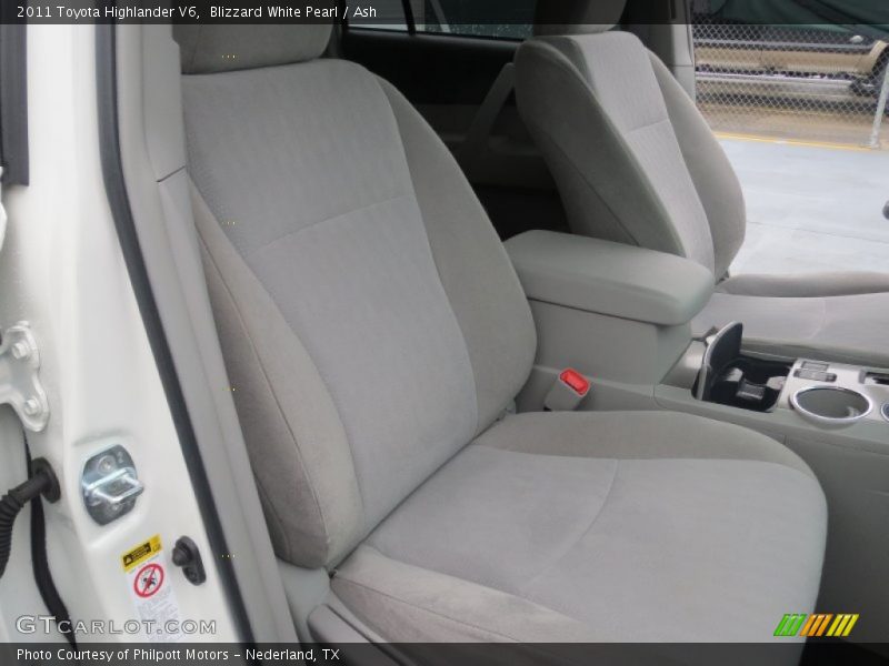 Blizzard White Pearl / Ash 2011 Toyota Highlander V6