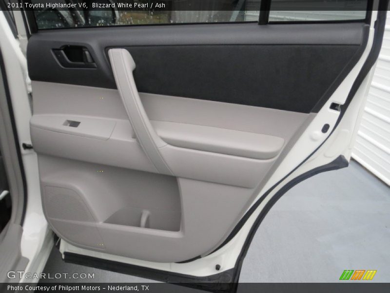 Blizzard White Pearl / Ash 2011 Toyota Highlander V6