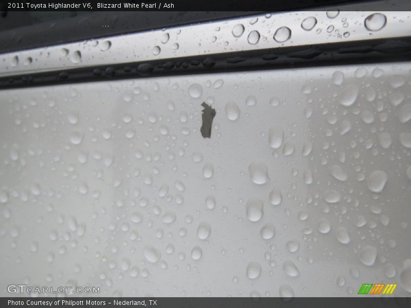 Blizzard White Pearl / Ash 2011 Toyota Highlander V6
