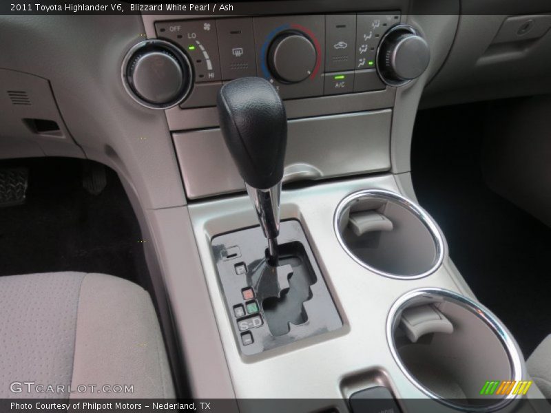 Blizzard White Pearl / Ash 2011 Toyota Highlander V6