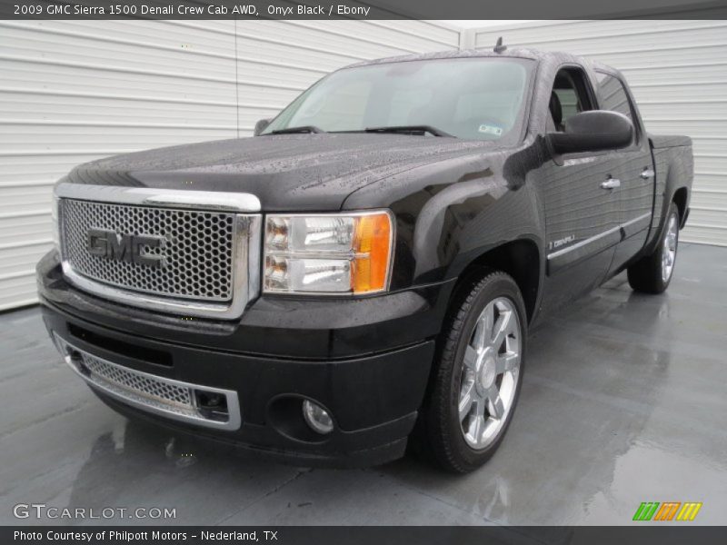 Front 3/4 View of 2009 Sierra 1500 Denali Crew Cab AWD