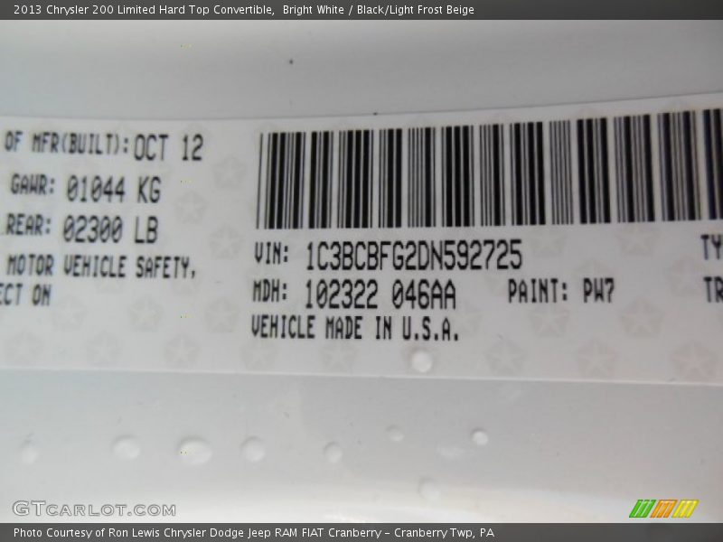 Bright White / Black/Light Frost Beige 2013 Chrysler 200 Limited Hard Top Convertible
