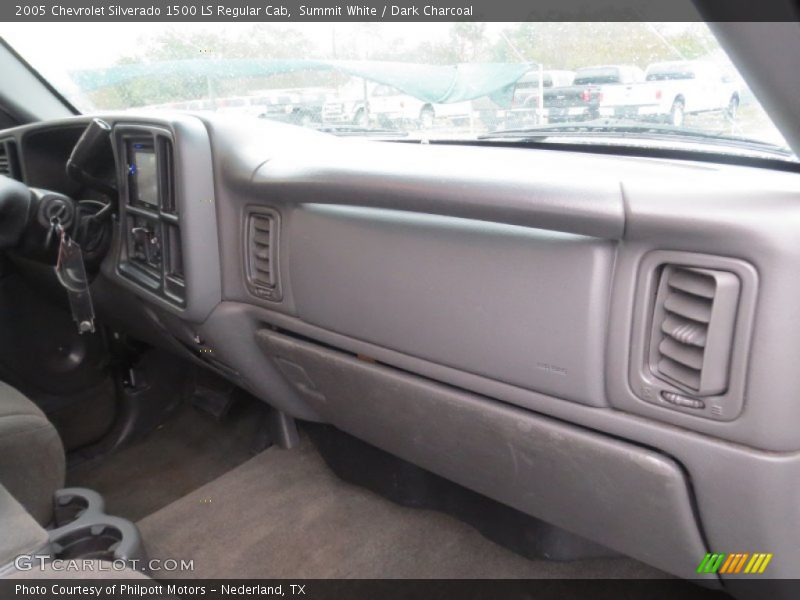 Summit White / Dark Charcoal 2005 Chevrolet Silverado 1500 LS Regular Cab