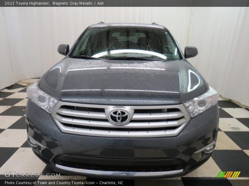 Magnetic Gray Metallic / Ash 2013 Toyota Highlander