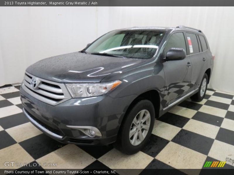 Magnetic Gray Metallic / Ash 2013 Toyota Highlander