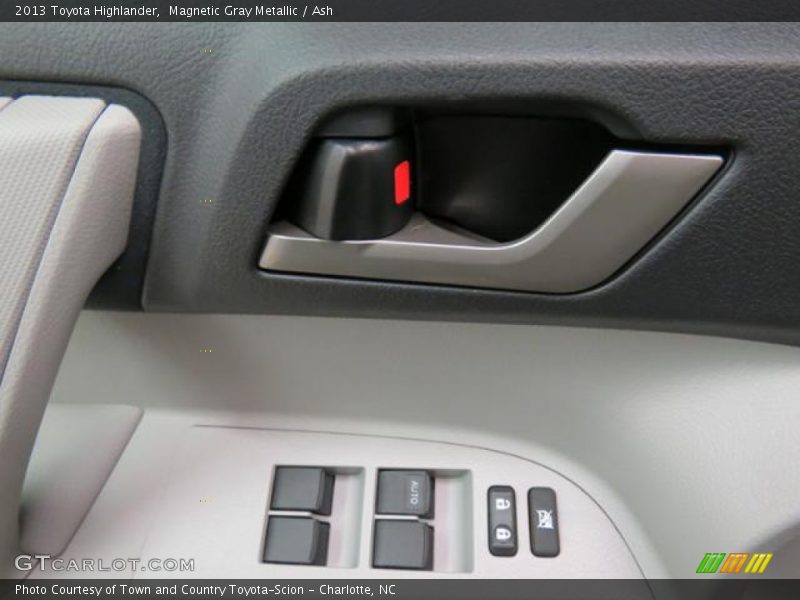 Magnetic Gray Metallic / Ash 2013 Toyota Highlander