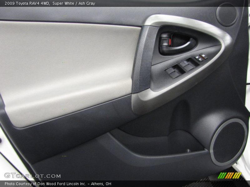 Super White / Ash Gray 2009 Toyota RAV4 4WD