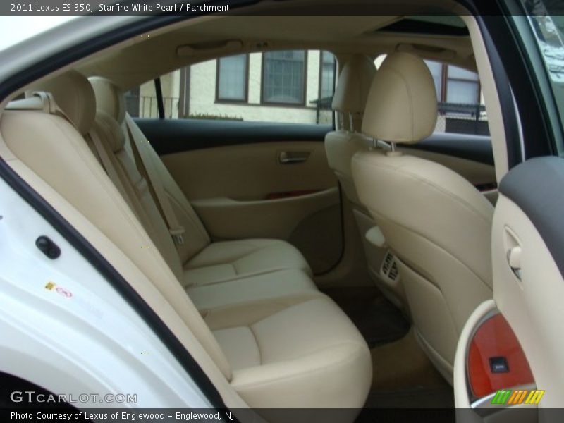 Starfire White Pearl / Parchment 2011 Lexus ES 350
