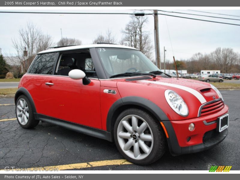 Front 3/4 View of 2005 Cooper S Hardtop