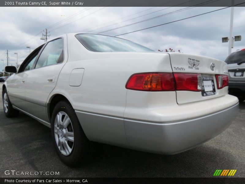 Super White / Gray 2001 Toyota Camry CE