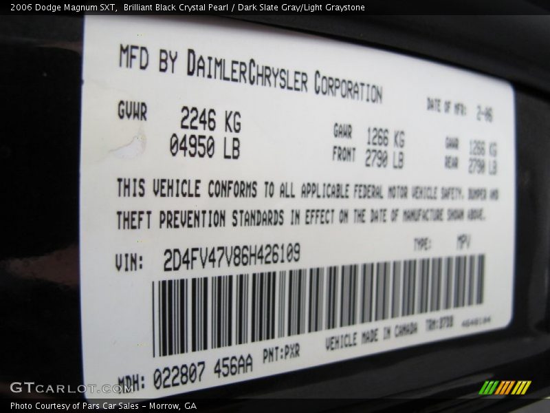 Brilliant Black Crystal Pearl / Dark Slate Gray/Light Graystone 2006 Dodge Magnum SXT
