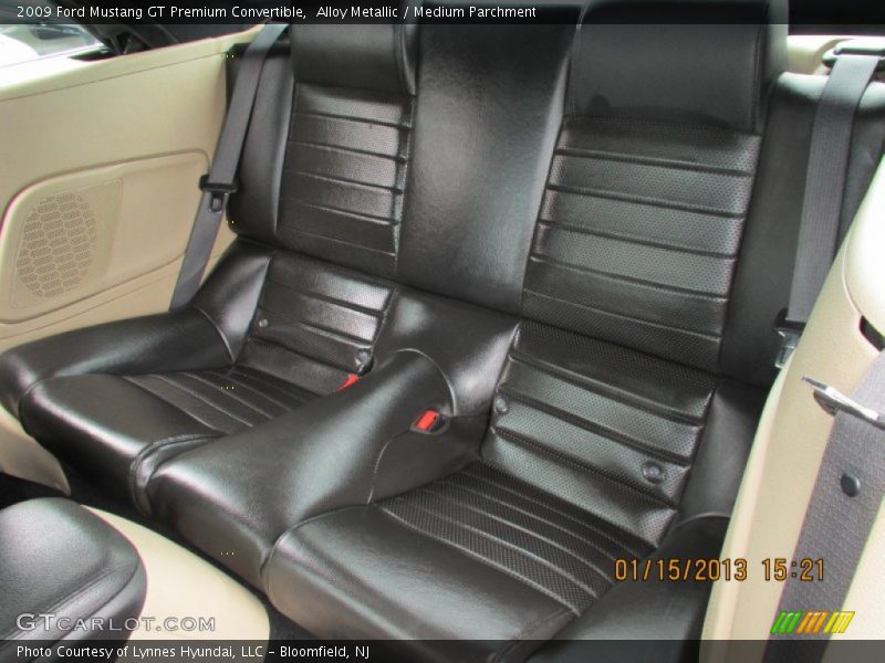Alloy Metallic / Medium Parchment 2009 Ford Mustang GT Premium Convertible
