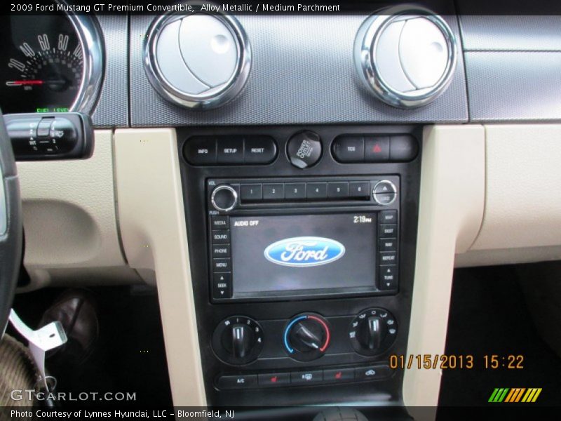Alloy Metallic / Medium Parchment 2009 Ford Mustang GT Premium Convertible