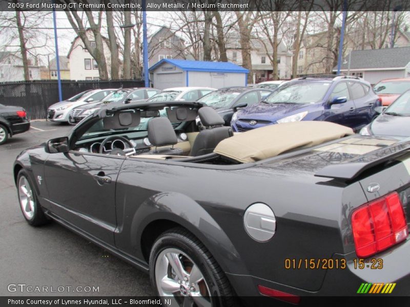 Alloy Metallic / Medium Parchment 2009 Ford Mustang GT Premium Convertible