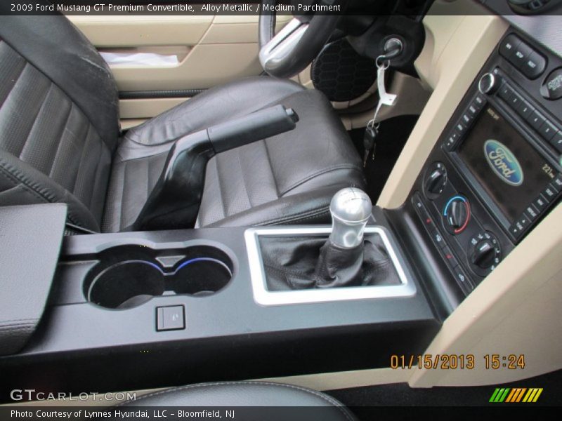 Alloy Metallic / Medium Parchment 2009 Ford Mustang GT Premium Convertible