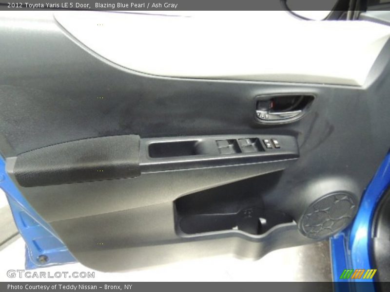 Blazing Blue Pearl / Ash Gray 2012 Toyota Yaris LE 5 Door