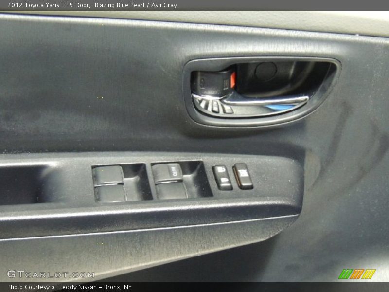 Blazing Blue Pearl / Ash Gray 2012 Toyota Yaris LE 5 Door