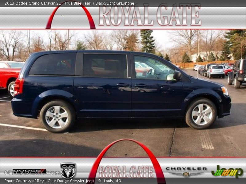 True Blue Pearl / Black/Light Graystone 2013 Dodge Grand Caravan SE