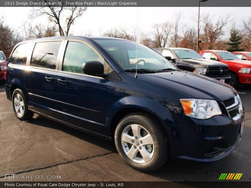 True Blue Pearl / Black/Light Graystone 2013 Dodge Grand Caravan SE