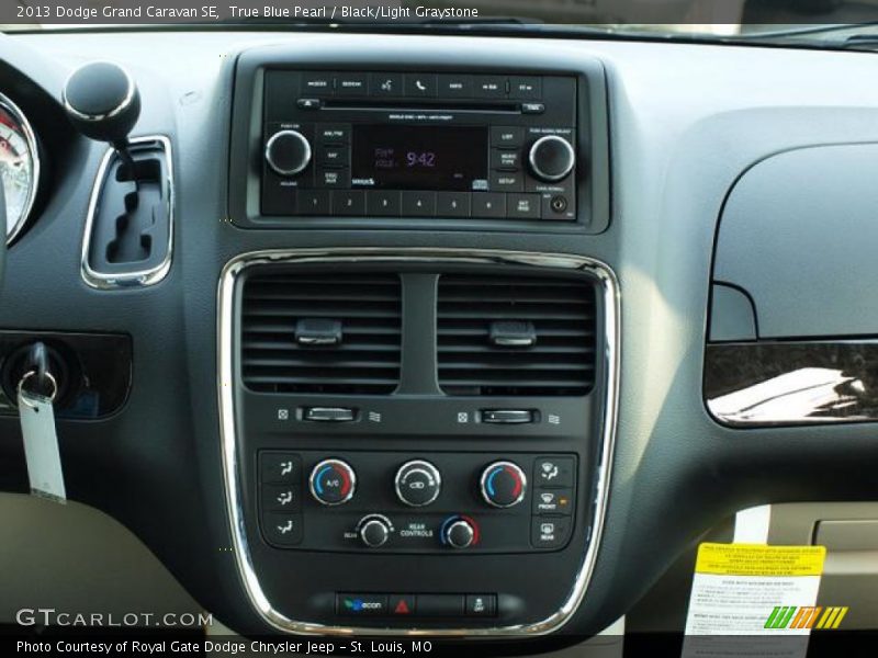 True Blue Pearl / Black/Light Graystone 2013 Dodge Grand Caravan SE