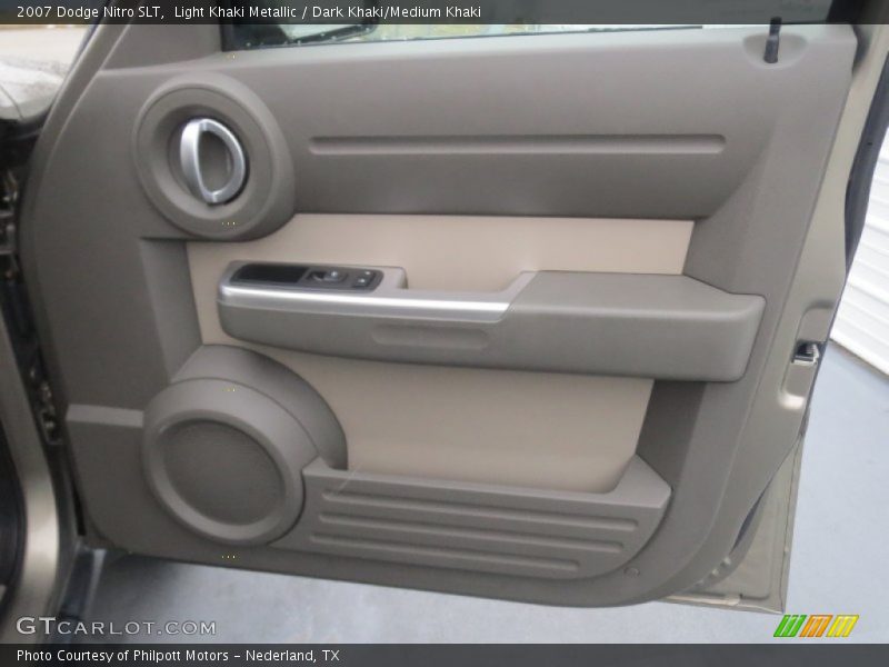 Door Panel of 2007 Nitro SLT