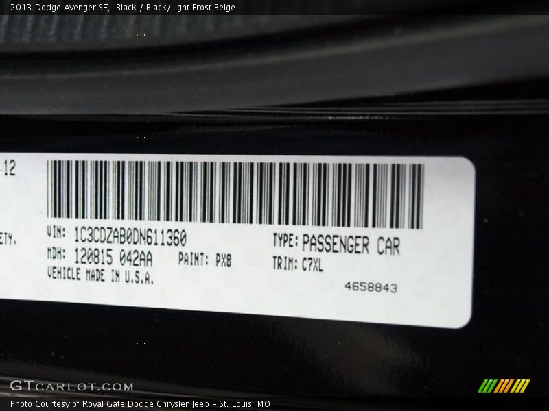 Black / Black/Light Frost Beige 2013 Dodge Avenger SE