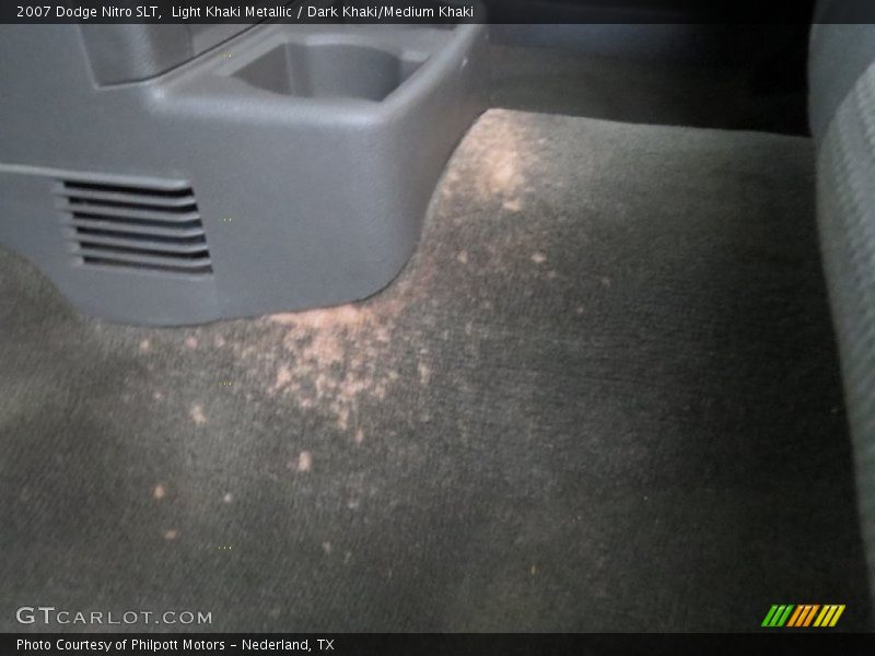 Light Khaki Metallic / Dark Khaki/Medium Khaki 2007 Dodge Nitro SLT