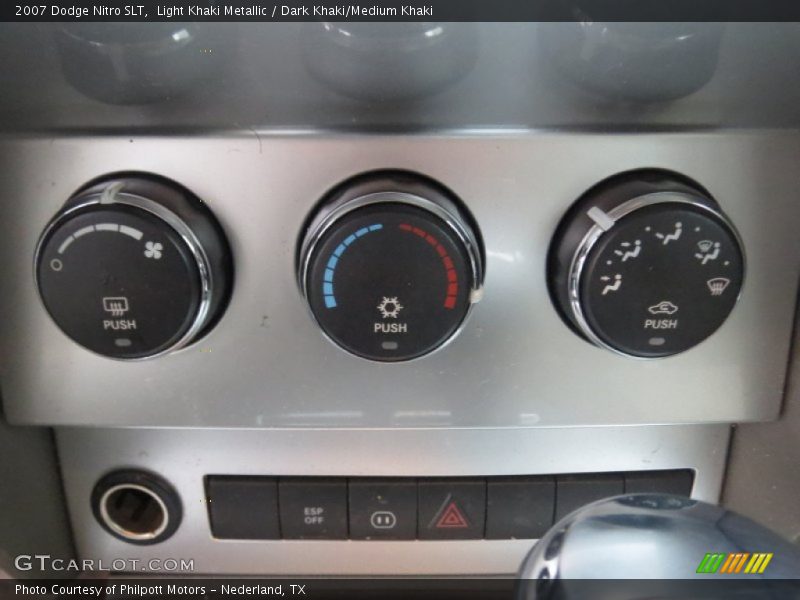 Controls of 2007 Nitro SLT