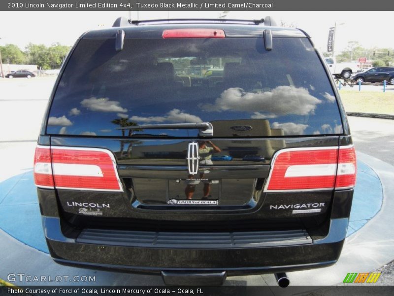 Tuxedo Black Metallic / Limited Camel/Charcoal 2010 Lincoln Navigator Limited Edition 4x4