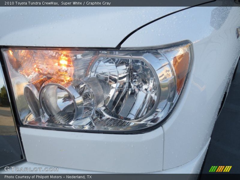 Super White / Graphite Gray 2010 Toyota Tundra CrewMax
