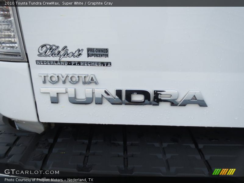 Super White / Graphite Gray 2010 Toyota Tundra CrewMax