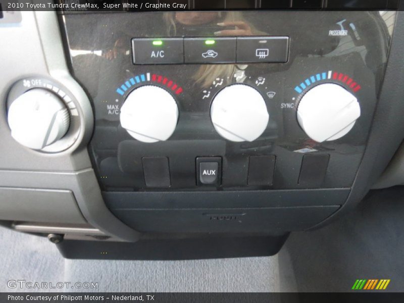 Super White / Graphite Gray 2010 Toyota Tundra CrewMax