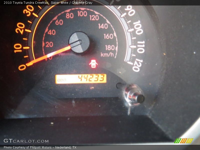 Super White / Graphite Gray 2010 Toyota Tundra CrewMax