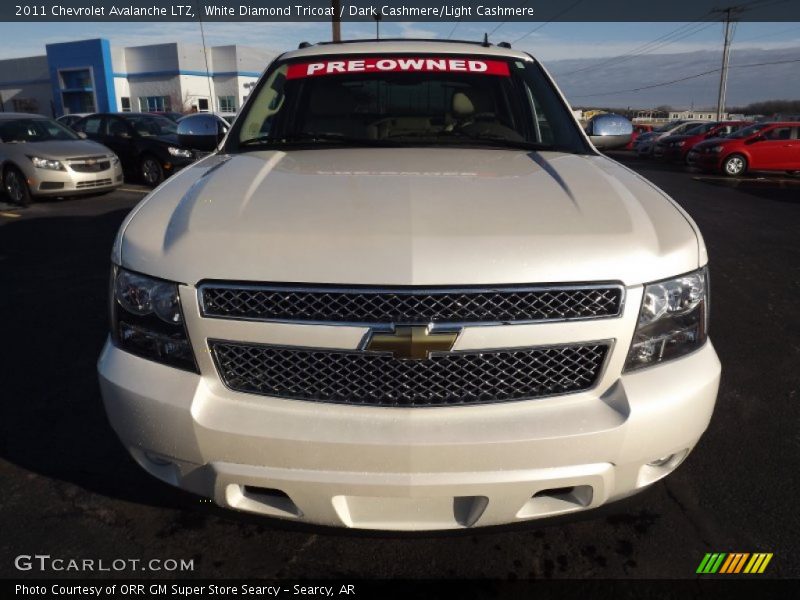 White Diamond Tricoat / Dark Cashmere/Light Cashmere 2011 Chevrolet Avalanche LTZ