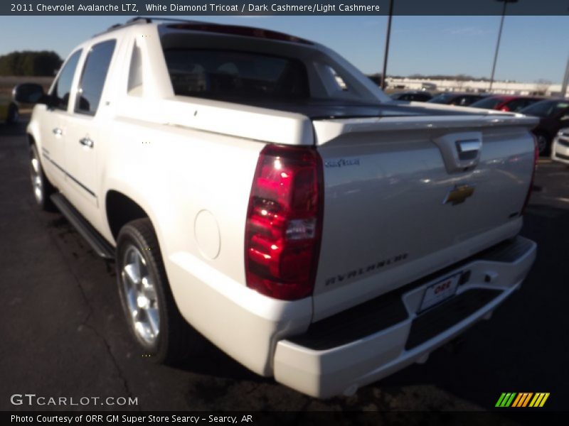 White Diamond Tricoat / Dark Cashmere/Light Cashmere 2011 Chevrolet Avalanche LTZ