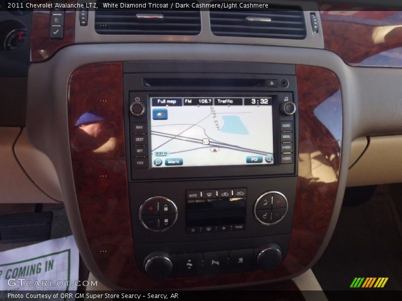 White Diamond Tricoat / Dark Cashmere/Light Cashmere 2011 Chevrolet Avalanche LTZ
