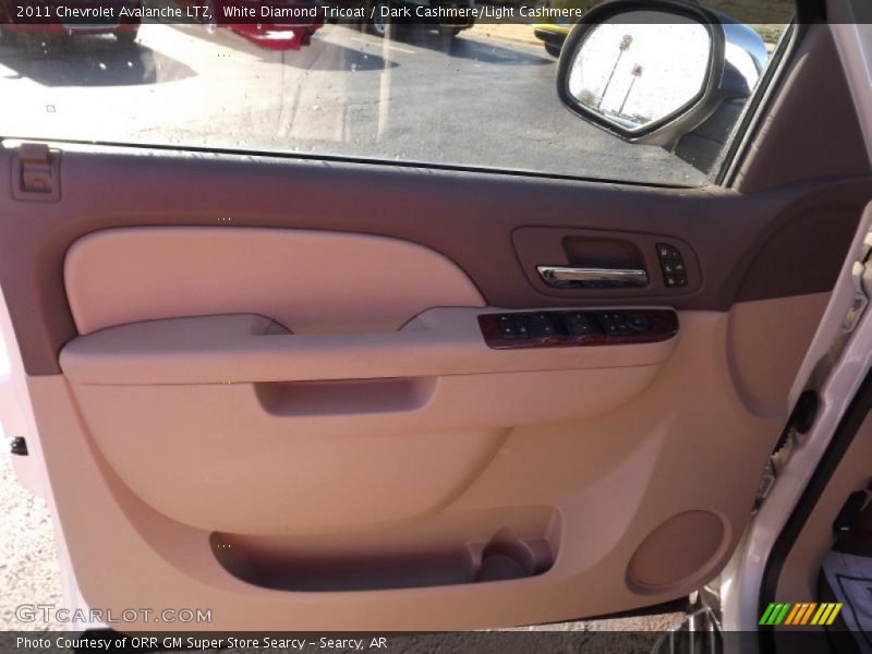White Diamond Tricoat / Dark Cashmere/Light Cashmere 2011 Chevrolet Avalanche LTZ