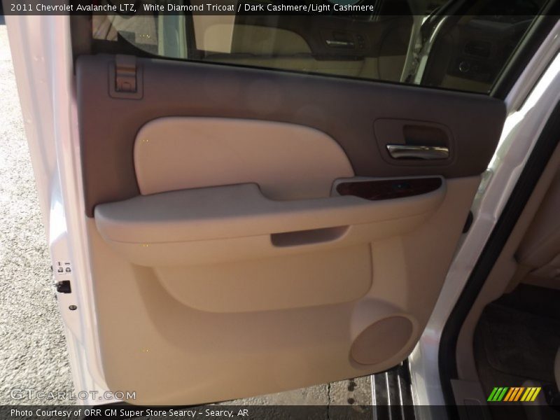 White Diamond Tricoat / Dark Cashmere/Light Cashmere 2011 Chevrolet Avalanche LTZ