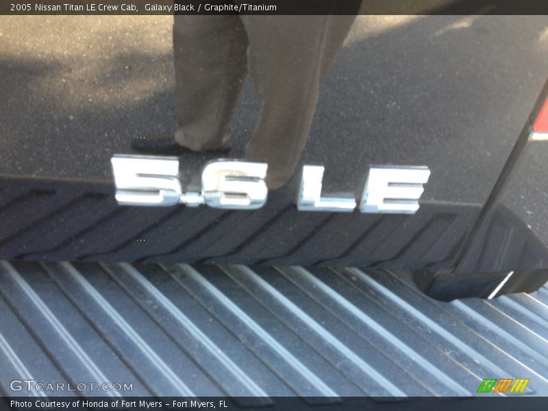 Galaxy Black / Graphite/Titanium 2005 Nissan Titan LE Crew Cab
