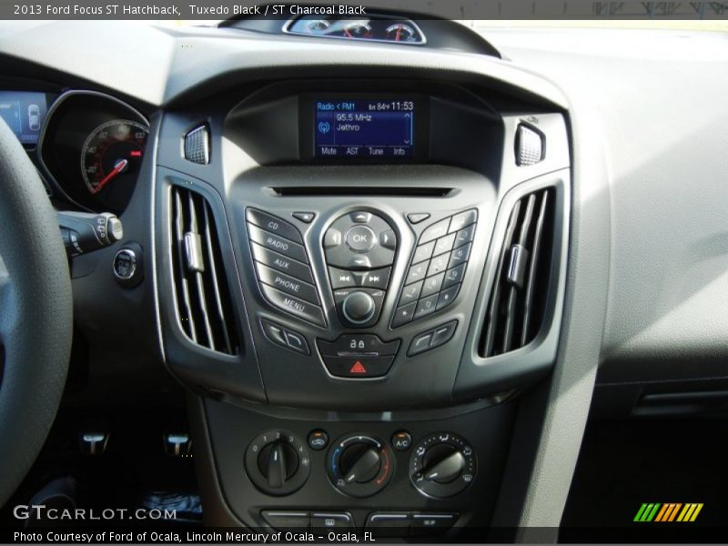 Controls of 2013 Focus ST Hatchback