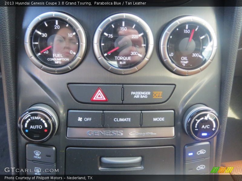 Controls of 2013 Genesis Coupe 3.8 Grand Touring