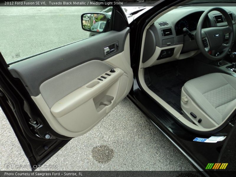 Tuxedo Black Metallic / Medium Light Stone 2012 Ford Fusion SE V6