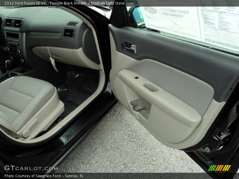 Tuxedo Black Metallic / Medium Light Stone 2012 Ford Fusion SE V6