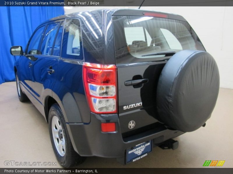 Black Pearl / Beige 2010 Suzuki Grand Vitara Premium