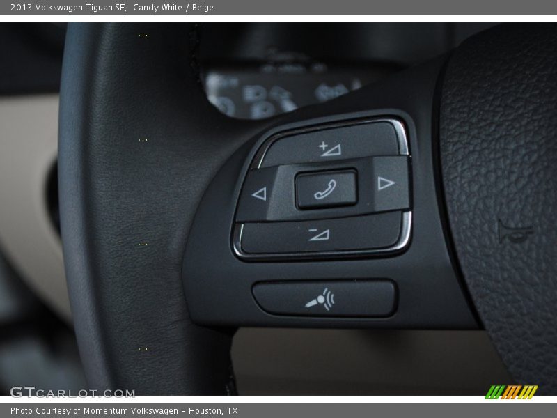 Candy White / Beige 2013 Volkswagen Tiguan SE