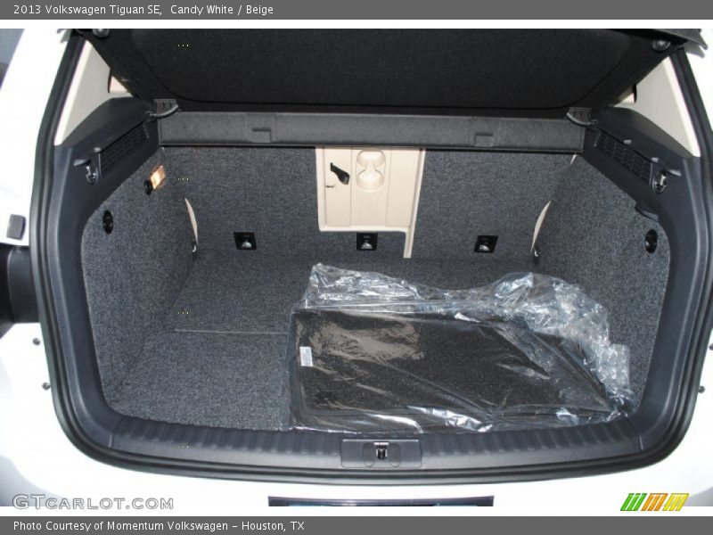 Candy White / Beige 2013 Volkswagen Tiguan SE