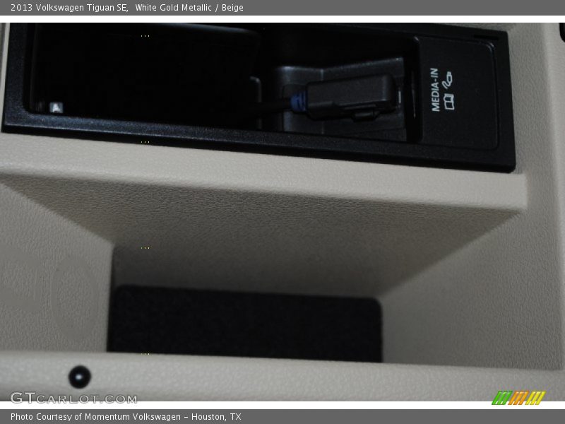 White Gold Metallic / Beige 2013 Volkswagen Tiguan SE