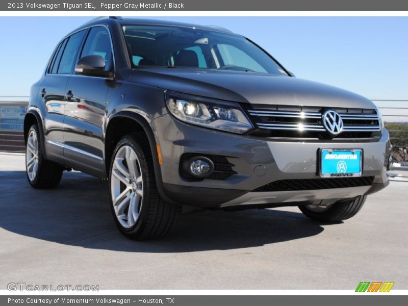 Pepper Gray Metallic / Black 2013 Volkswagen Tiguan SEL