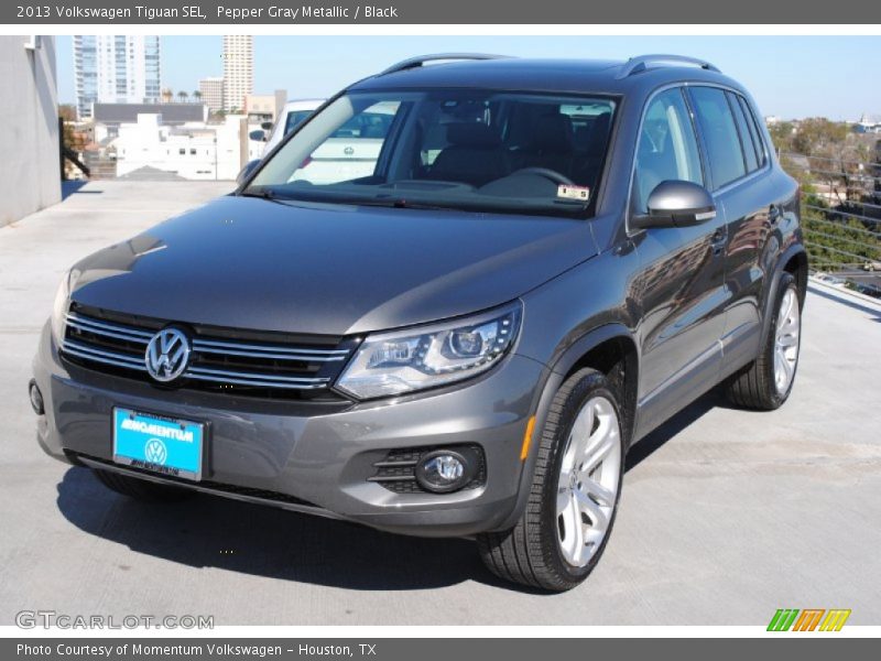 Pepper Gray Metallic / Black 2013 Volkswagen Tiguan SEL
